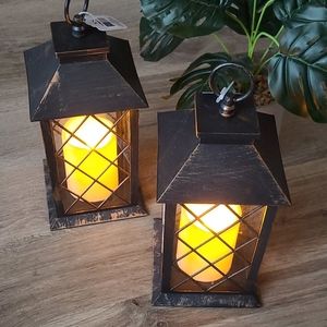 2 LED lanterns
